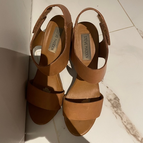 Steve Madden Nude Heels (Sandals, Block Heel) - Picture 2 of 4